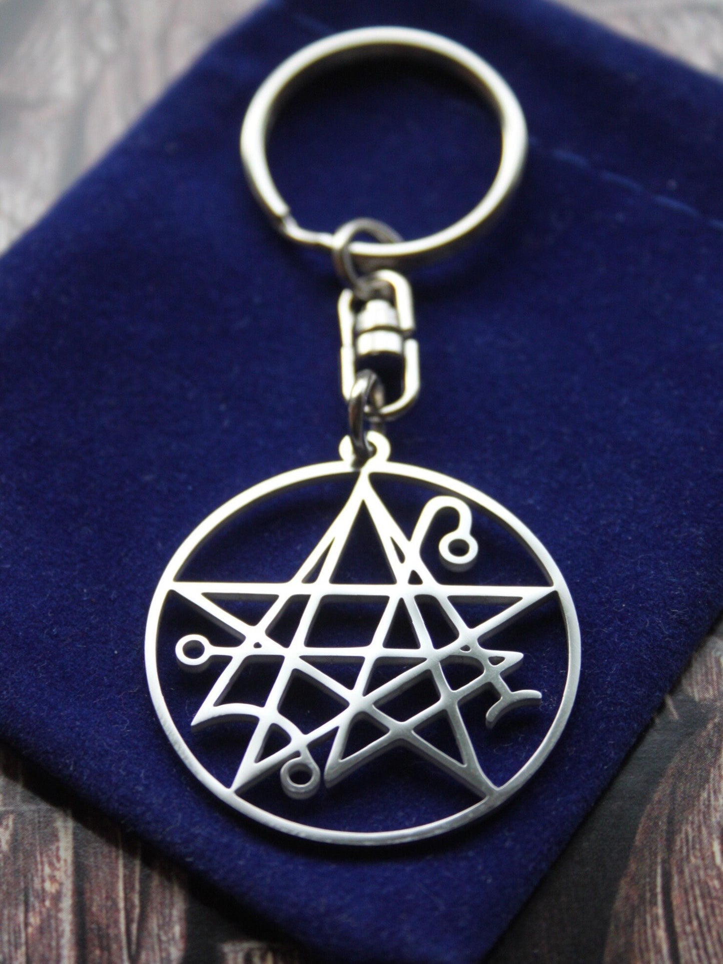 Cthulhu Necronomicon Keyring with Gift Pouch, Silver Stainless Steel Keychain