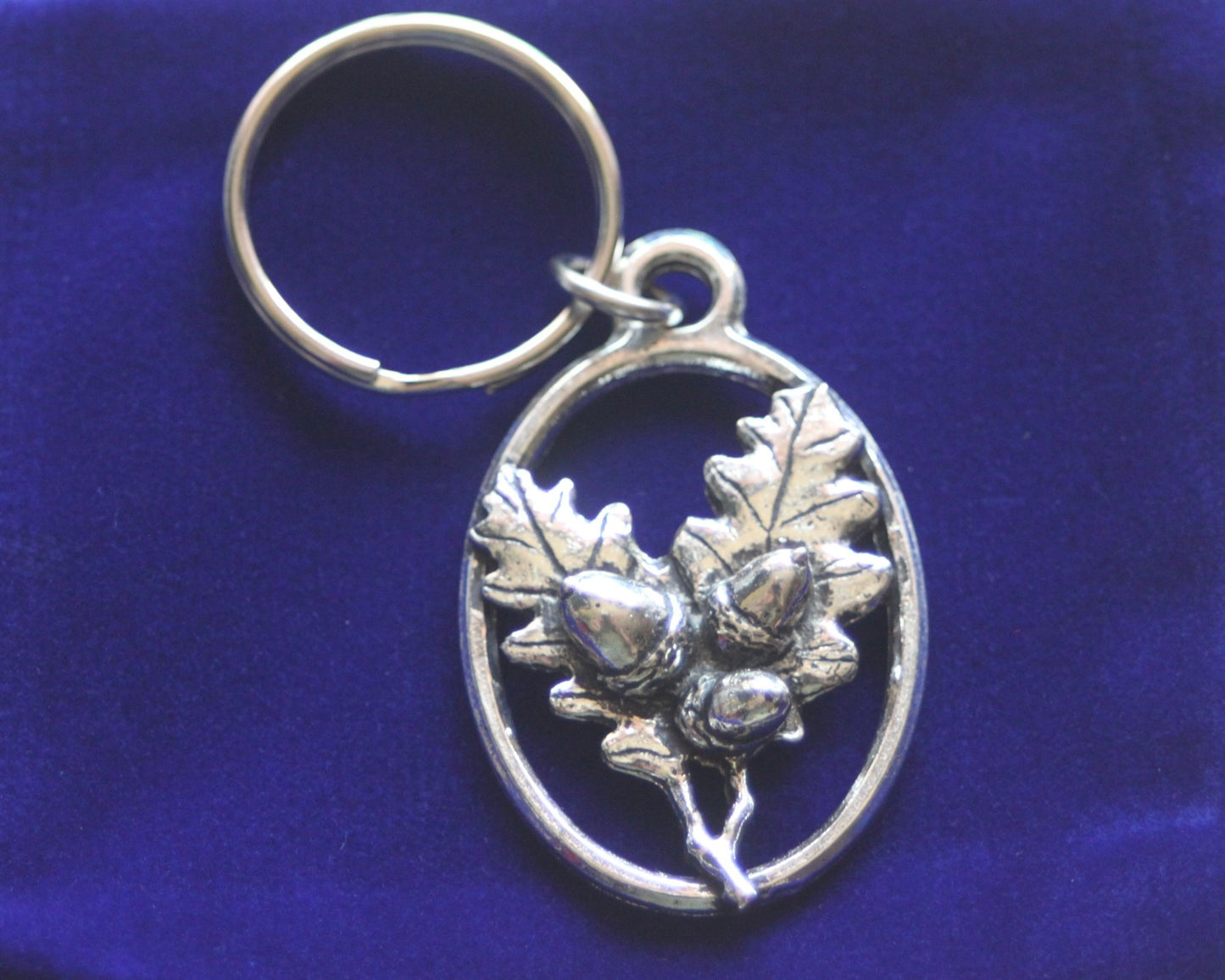Oak Leaf Acorn Keyring with Gift Pouch, Pewter, silver metal