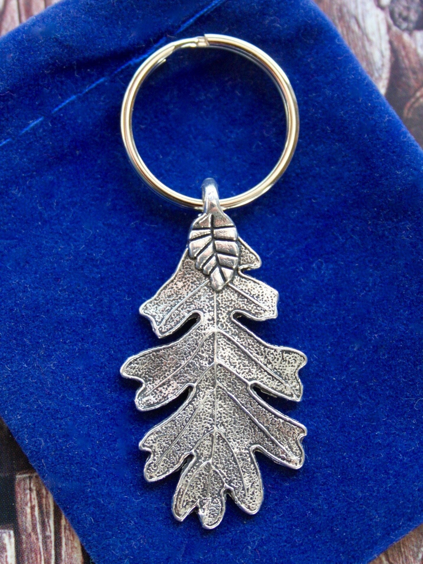 Oak Leaf Metal Keyring with Gift Pouch
